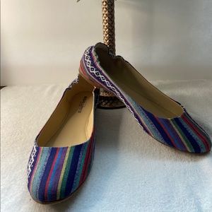 Mossimo “Ona” Multicolor slide on.